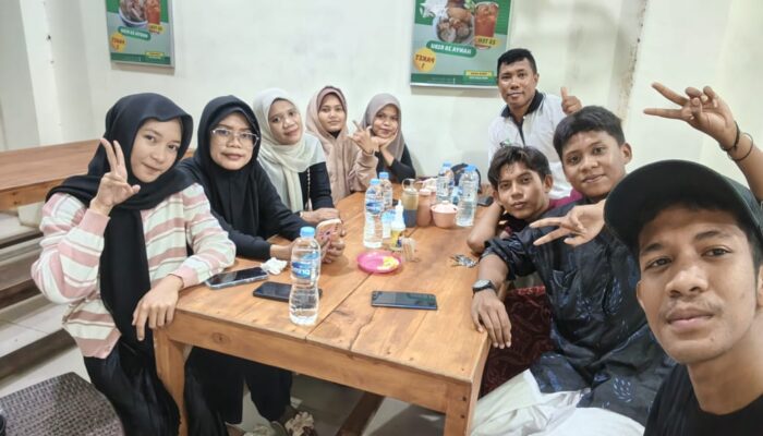 Rawat Silaturahmi dan Semangat Kekeluargaan, Tim Panter Pramuka MTsN 4 Buteng Adakan Buka Puasa Bersama