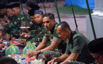 Momen Buka Puasa Bersama, Danbrigif TP 29 Mekongga Ucapkan Terima Kasih Atas Kebersamaan Warga dan Prajurit Yonif TP 870 Sangia Wambulu