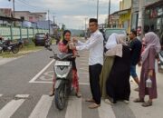 OSIM MTsN 4 Buton Tengah Bagi-Bagi Takjil Gratis, Asman Bandera: Ini Pembiasaan untuk Beramal dan Saling Berbagi