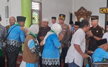 Kapolres Bungo Pimpin Pengamanan Pemberangkatan 189 Jamaah Haji Kloter 25 ke Asrama Haji Jambi