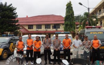 Kapolres Bungo dan PJU Pasang Stiker Layanan Polisi 110 pada Kendaraan Dinas