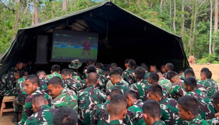 Pererat Soliditas dan Jiwa Korsa, Yonif TP 871/Lamaindo Gelar Acara Nobar Piala Piala Dunia