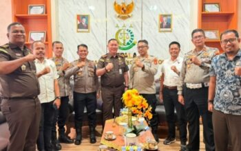 Perkuat Sinergi Penegakan Hukum, Kapolres Buton Tengah Jalin Silaturahmi dengan Kajari Buton