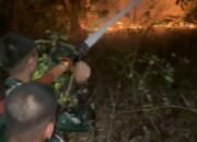 Yonif TP 870/Sangia Wambulu Gerak Cepat Padamkan Kebakaran Lahan di Buton Tengah