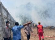 Lahan PT Suryagita Terbakar di Teritip, Polisi dan BPBD Bergerak Cepat Padamkan Api