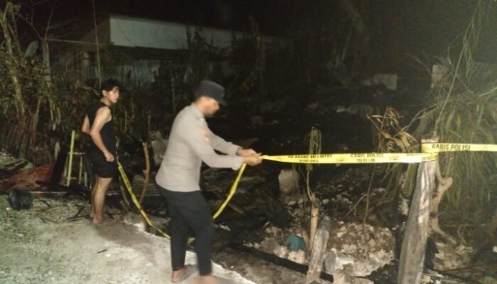 Kebakaran Dua Rumah di Wongko Lakudo, Lansia 70 Tahun Digendong Warga Keluar dari Kepungan Api