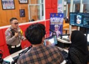 Edukasi Keselamatan Lewat Radio, Kasat Lantas Polresta Balikpapan Ajak Pelajar dan Masyarakat Tertib Berlalu Lintas